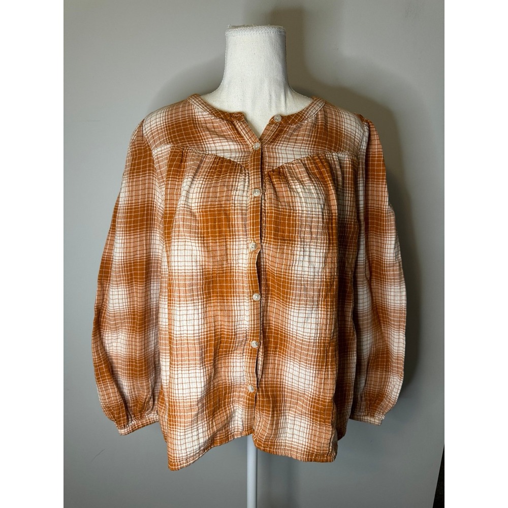 Universal Threads Orange‎ Button-Up